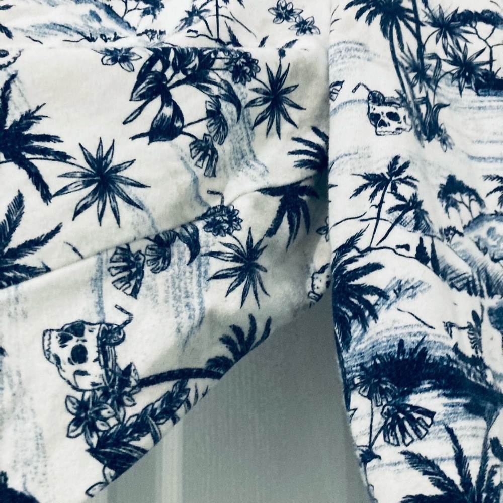 Tropical Print Biker Shorts - Picture 4 of 9